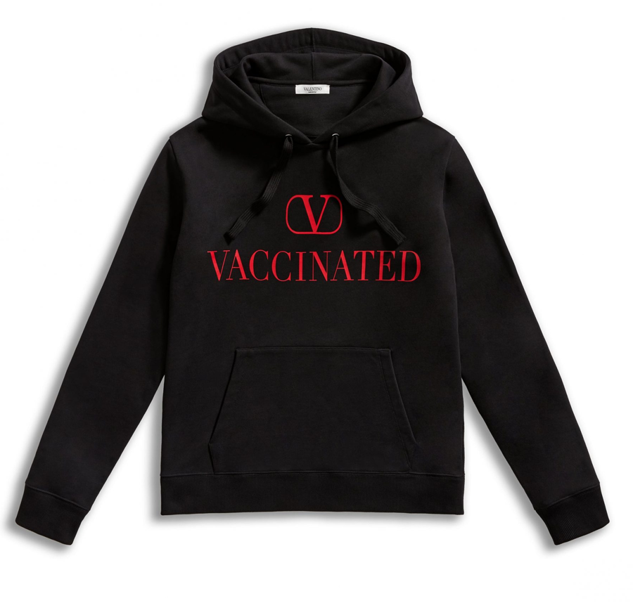 Valentino và chiếc áo “đã tiêm vaccine” - Ảnh 1