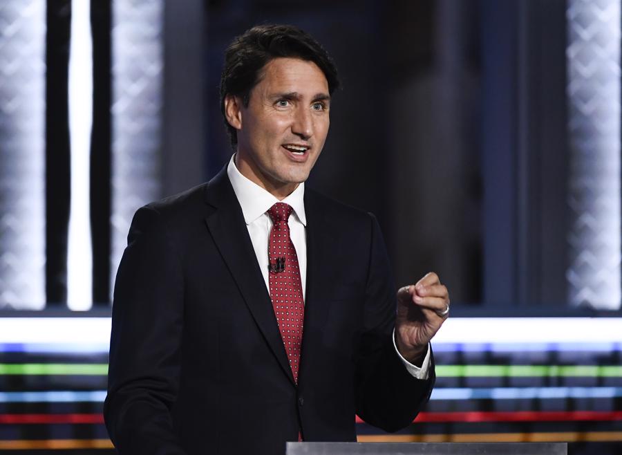 Theo SCMP, &ocirc;ng Justin Trudeau, 49 tuổi, nhận mức lương trong khoảng từ 146.000 &ndash; 365.000 USD/năm dưới cương vị Thủ tướng Canada. &Ocirc;ng được bầu l&agrave;m thủ tướng thứ 23 của Canada v&agrave;o th&aacute;ng 11/2015,&nbsp; v&agrave; l&atilde;nh đạo đảng Tự do của nước n&agrave;y từ năm 2013 - Ảnh: AFP