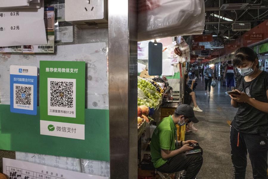 WeChat&nbsp;đ&atilde; trở th&agrave;nh một nền tảng c&oacute; chỗ đứng trong lĩnh vực thương mại điện tử tại Trung Quốc - Ảnh: Bloomberg