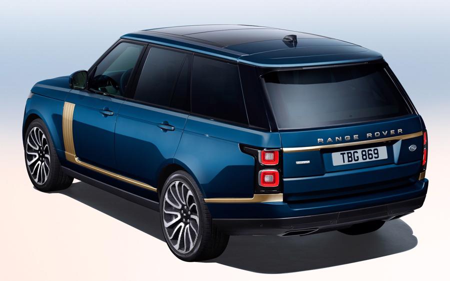 Rover SV Golden Edition mang đặc trưng của Range Rover với b&aacute;nh xe lớn 22 inch, hệ thống đ&egrave;n LED, cửa sổ trời to&agrave;n cảnh v&agrave; c&aacute;c trụ sơn đen. &nbsp;