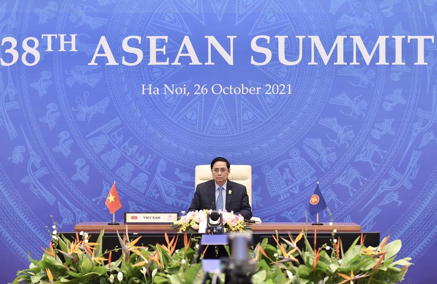 Thủ tướng Phạm Minh Ch&iacute;nh dẫn đầu đo&agrave;n Việt Nam dự hội nghị - Ảnh: VGP