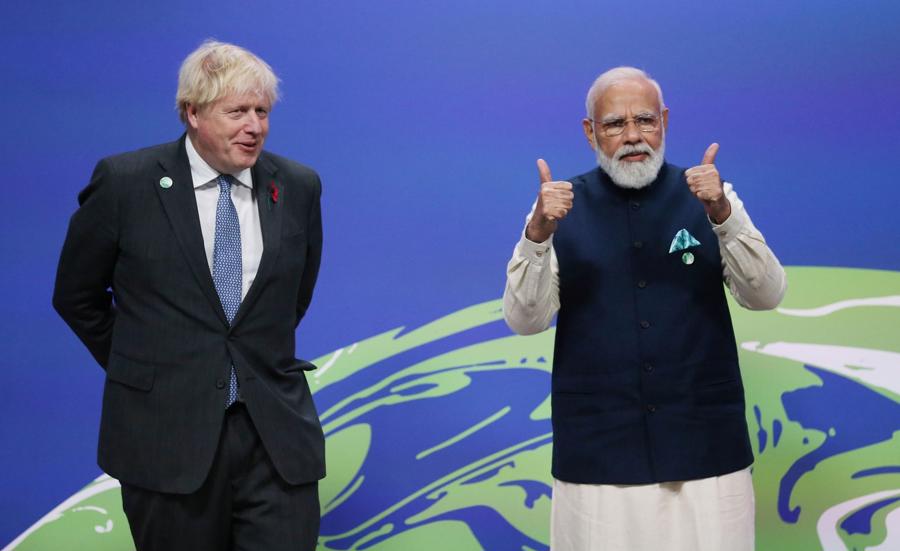 Thủ tướng Ấn Độ&nbsp;Narendra Modi (phải) v&agrave; Thủ tướng Anh Boris Johnson - Ảnh: Getty Images