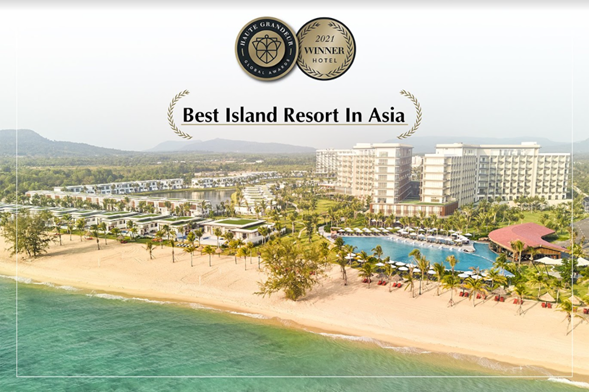 M&ouml;venpick Resort Waverly Ph&uacute; Quốc l&agrave; đại diện duy nhất của Việt Nam được vinh danh l&agrave; &ldquo;Khu nghỉ dưỡng biển đảo tốt nhất ch&acirc;u &Aacute;&rdquo;.
