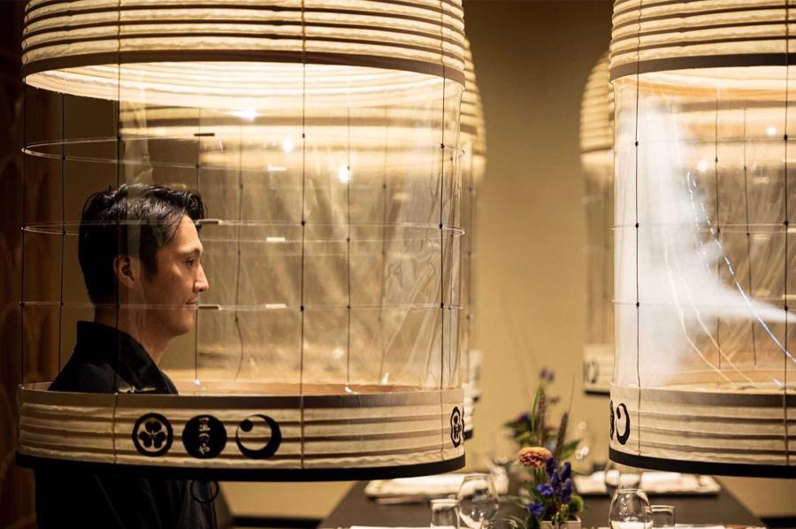 Ăn hàng “bình thường mới” kiểu Nhật: bữa tối đèn lồng Tokyo - Ảnh 1