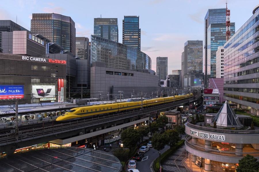 Bất động sản gần ga Metro tại c&aacute;c đ&ocirc; thị hiện đại như Tokyo, Osaka đều c&oacute; tiềm năng tăng gi&aacute; rất lớn. Ảnh: Bloomberg.