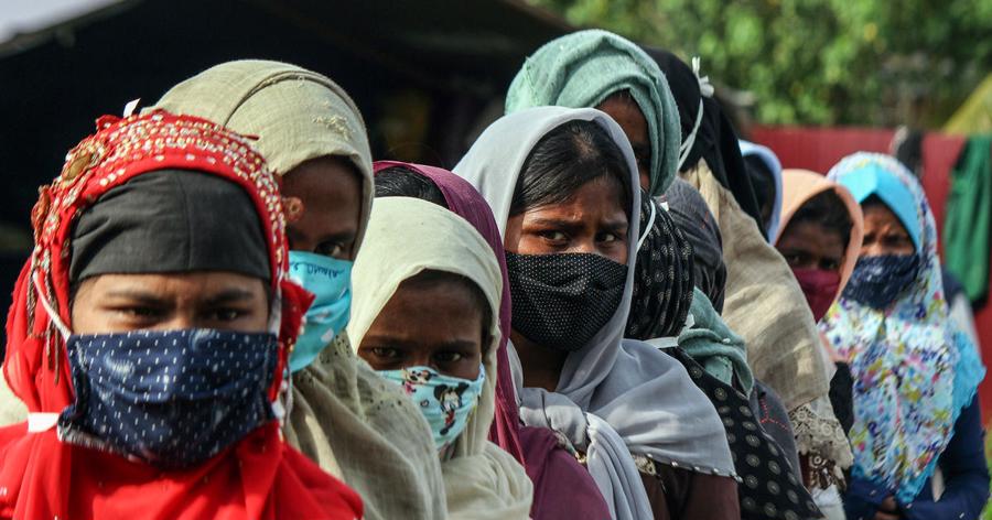 Hơn 740.000 người Rohingya phải chạy sang nước l&aacute;ng giềng Bangladesh do bạo lực nhắm v&agrave;o nh&oacute;m người n&agrave;y tại Myanmar - Ảnh: AP