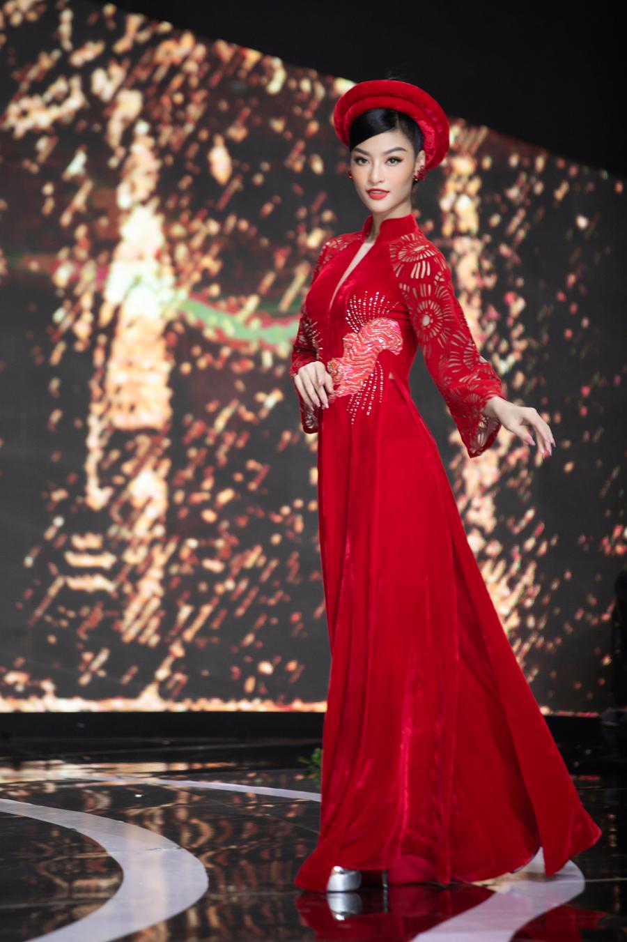 Dàn Hoa, Á hậu hội tụ với BST áo dài tái hiện dòng tranh bị lãng quên - Ảnh 3