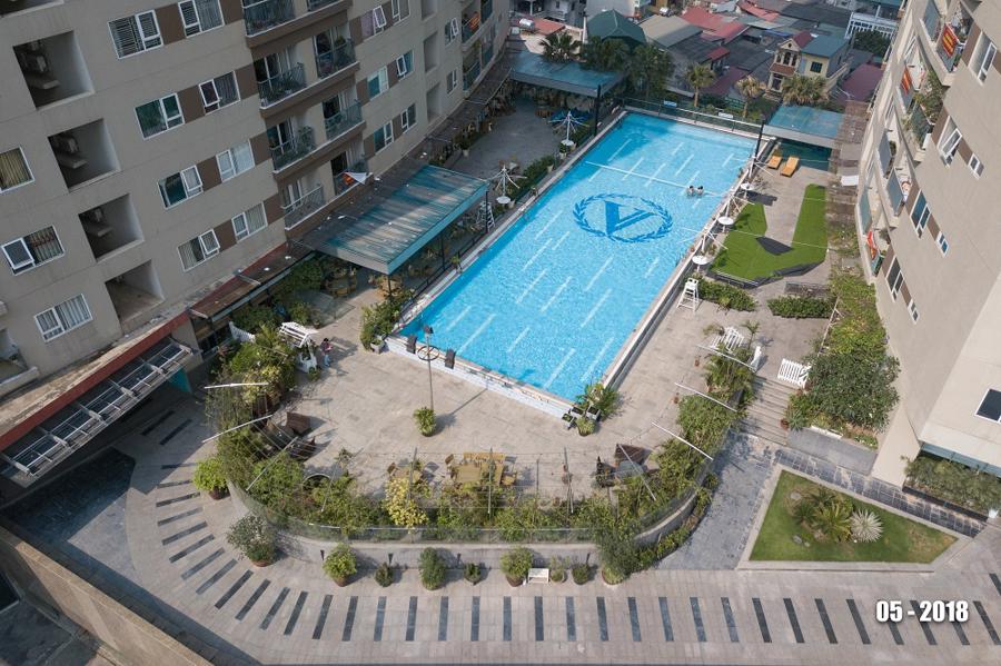 Bể bơi tại tầng 5 The Van Phu - Victoria (Khu đ&ocirc; thị mới Văn Ph&uacute;, quận H&agrave; Đ&ocirc;ng) của Văn Ph&uacute; - Invest.
