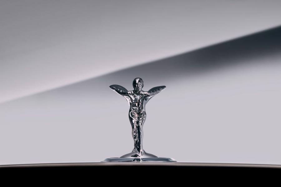 Biểu tượng Spirit of Ecstasy trên xe Rolls-Royce sắp thay đổi - Ảnh 2