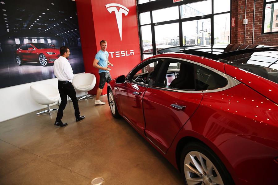 Một showroom của Tesla tại Mỹ - Ảnh: USA Today