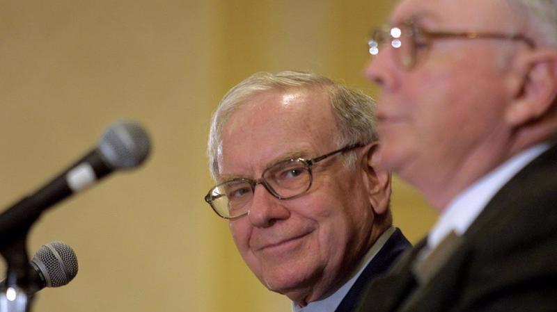 "Cánh tay phải" của Warren Buffett bài xích lướt sóng chứng khoán, muốn giảm thanh khoản của thị trường - Ảnh 1