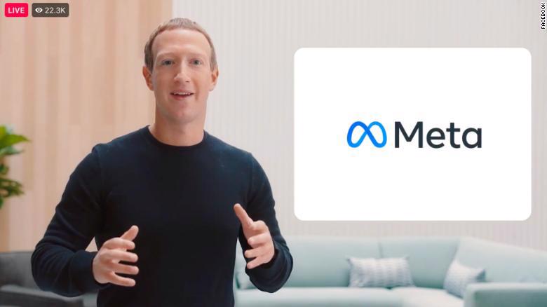Mark Zuckerberg trong một lần ph&aacute;t video trực tiếp để n&oacute;i về những thay đổi của Facebook - Ảnh: Facebook