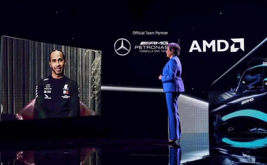 Gi&aacute;m đốc điều h&agrave;nh AMD Lisa Lisa Su với tay đua F1 Lewis Hamilton tại CES 2021