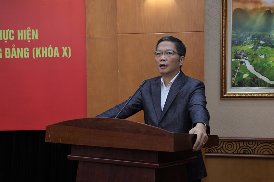 Đồng ch&iacute; Nguyễn Tuấn Anh, Trưởng Ban Kinh tế Trung ương ph&aacute;t biểu tại Hội nghị.