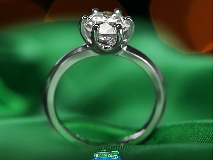 Nhẫn kim cương nhân tạo giá 12.000 USD đang được đấu giá có gì lạ? - Ảnh 3