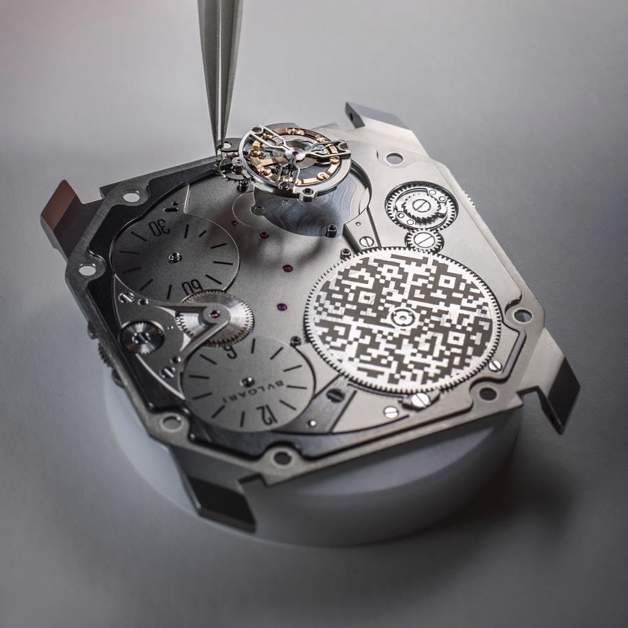 Đồng hồ cơ Bvlgari Octo Finissimo Ultra: siêu mỏng, có mã QR và giá 400.000 EUR - Ảnh 11