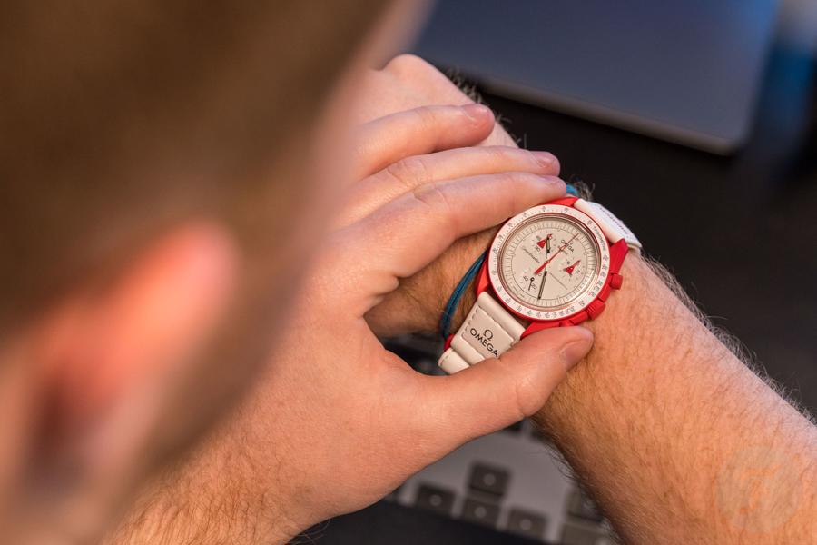 Mẫu đồng hồ của Omega và Swatch tăng giá 10 lần trên thị trường bán lại - Ảnh 7