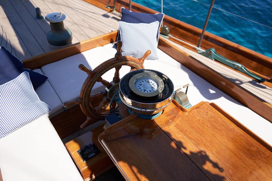 Đồng hồ Panerai phiên bản giới hạn: chuyến đi du thuyền và một NFT riêng - Ảnh 7