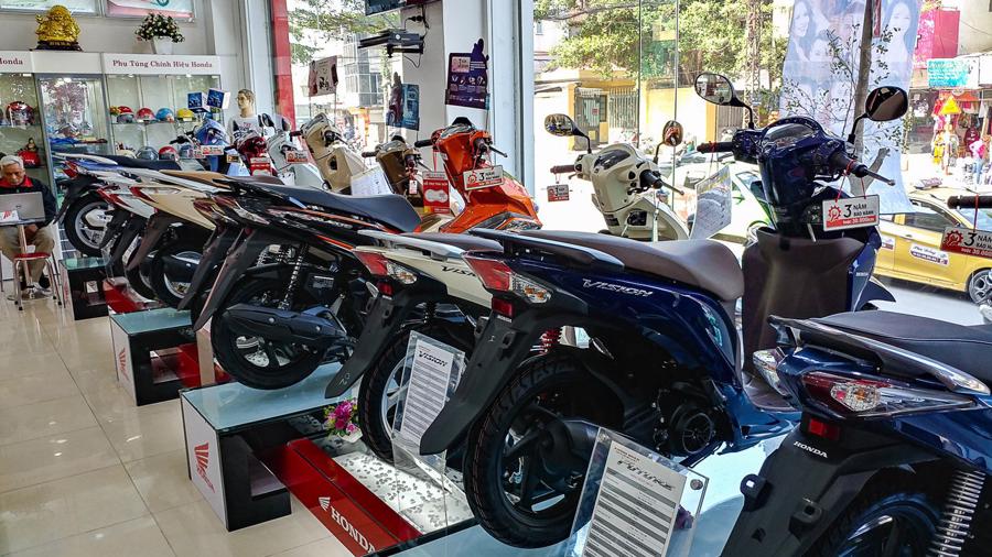 Trước lộ trình hạn chế xe máy ở nhiều tỉnh thành, vì sao người Việt vẫn tăng mua sắm xe máy? - Ảnh 2