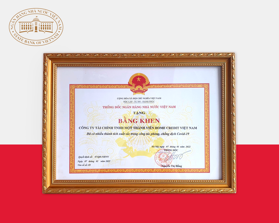 A Certificate of Merit from the SBV presented to Home Credit Vietnam for its contribution to supporting the community during Covid-19.