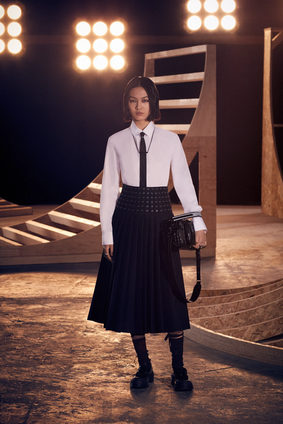 Dior sẽ mang bộ sưu tập Pre-Fall 2022 đến Seoul - Ảnh 9