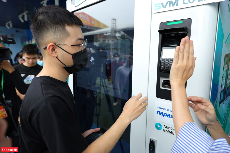 Trải nghiệm công nghệ thanh toán không tiền mặt tại “Ngày thẻ Việt Nam lần 2” - Ảnh 11