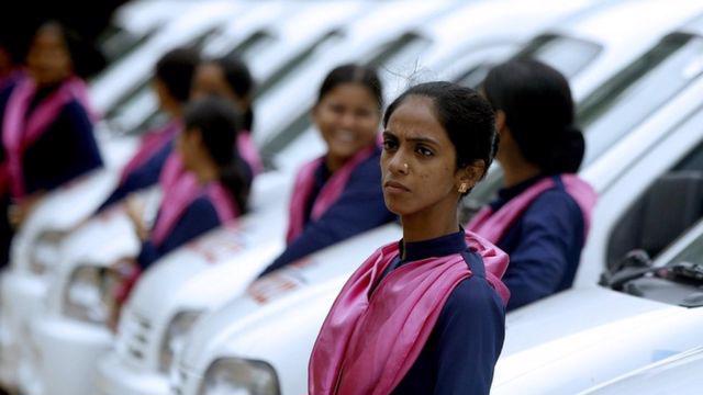 Nữ giới Ấn Độ đối mặt nhiều r&agrave;o cản khi tham gia lực lượng lao động - Ảnh: BBC