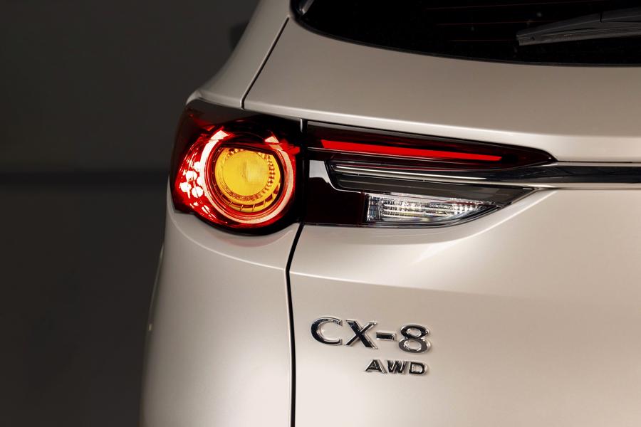 Mazda CX-8 2022 bổ sung phiên bản mới cao cấp nhất giá 1,269 tỷ đồng - Ảnh 1