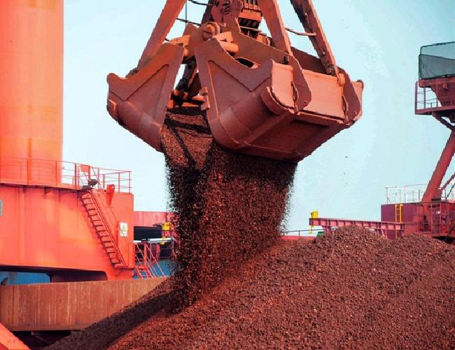 Việt Nam sẽ phải nhập hơn 18 triệu tấn quặng sắt để sản xuất th&eacute;p.
