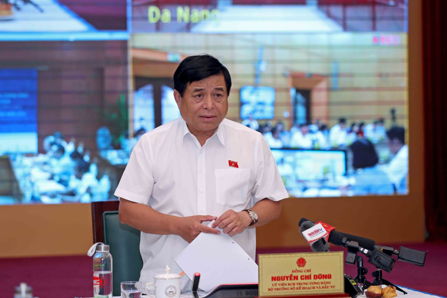 Bộ trưởng Bộ Kế hoạch v&agrave; Đầu tư Nguyễn Ch&iacute; Dũng chỉ đạo tại cuộc họp.