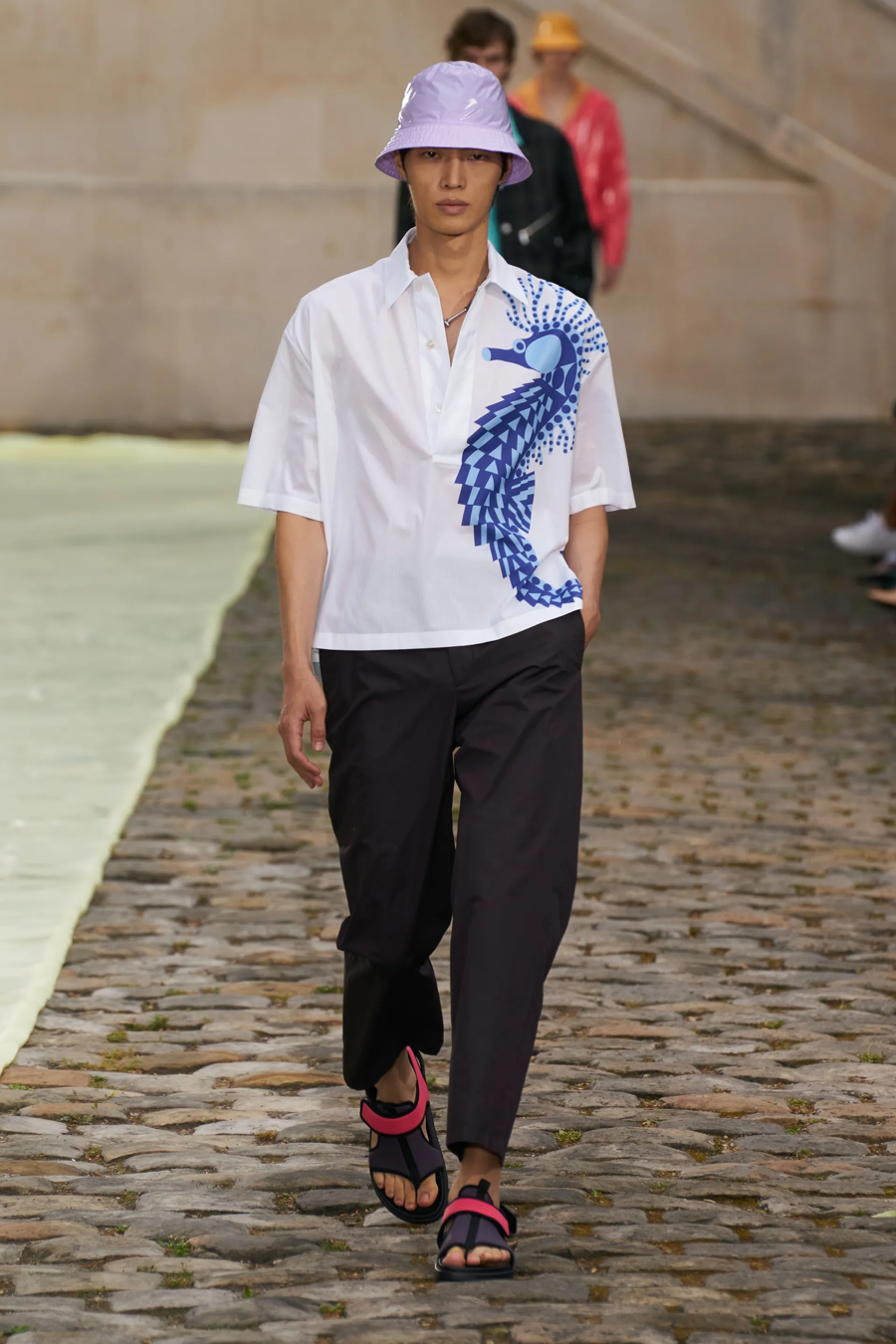 BST Hermès Xuân - Hè 2023: Trang phục nam dưới mắt nhìn của nhà thiết kế nữ - Ảnh 15