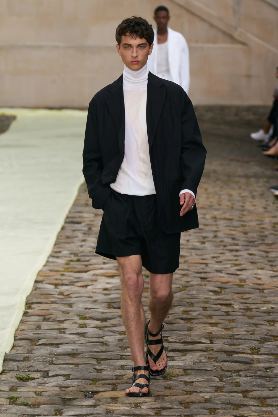 BST Hermès Xuân - Hè 2023: Trang phục nam dưới mắt nhìn của nhà thiết kế nữ - Ảnh 17