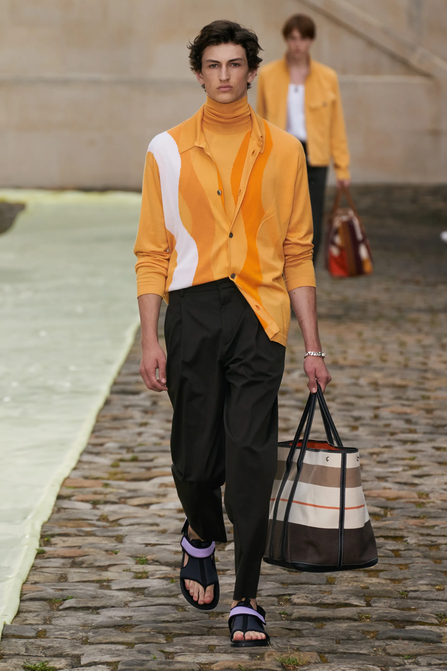 BST Hermès Xuân - Hè 2023: Trang phục nam dưới mắt nhìn của nhà thiết kế nữ - Ảnh 6