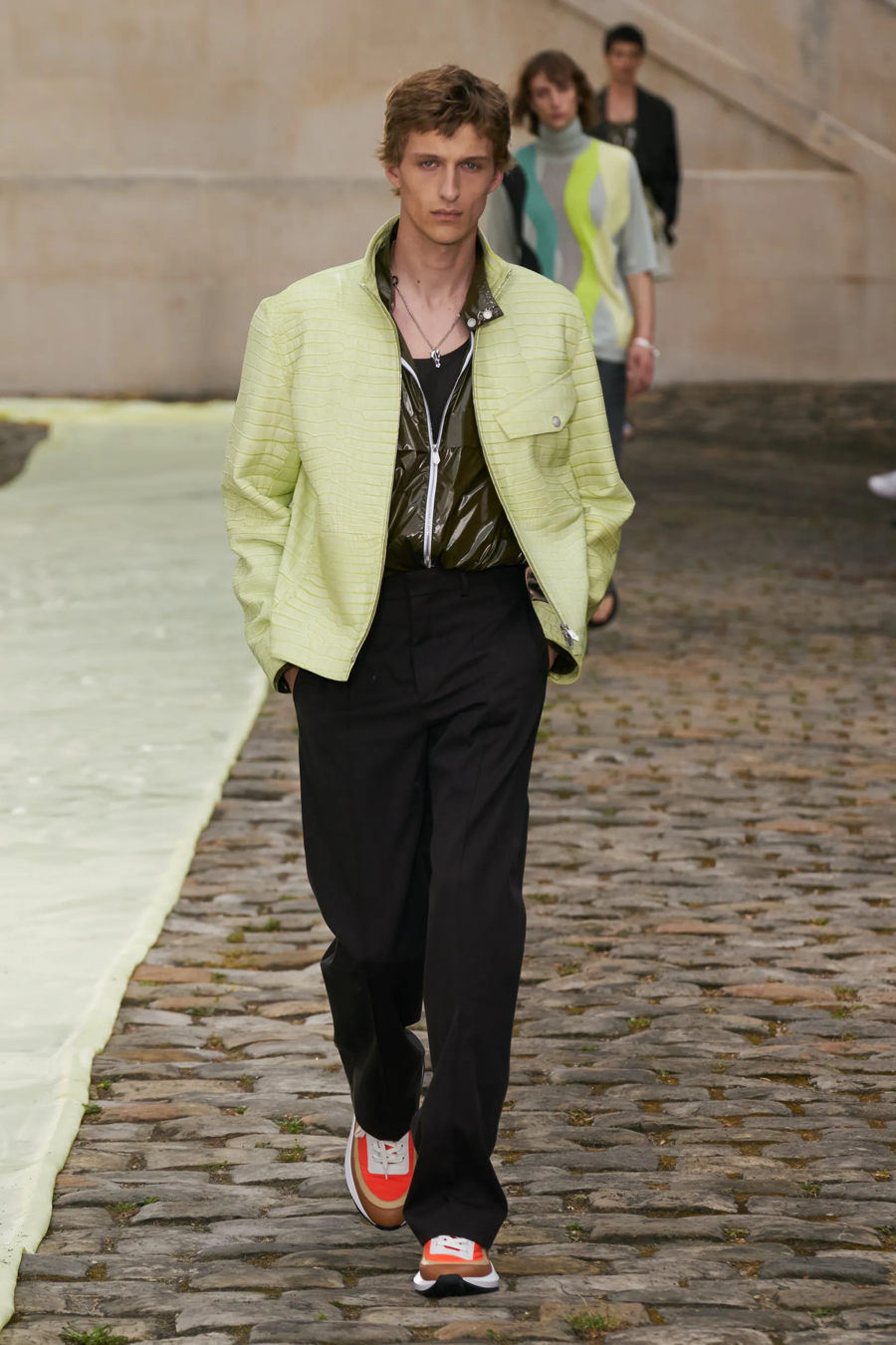 BST Hermès Xuân - Hè 2023: Trang phục nam dưới mắt nhìn của nhà thiết kế nữ - Ảnh 7