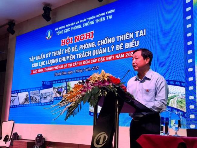 &Ocirc;ng Trần Quang Ho&agrave;i ph&aacute;t biểu tại hội nghị.