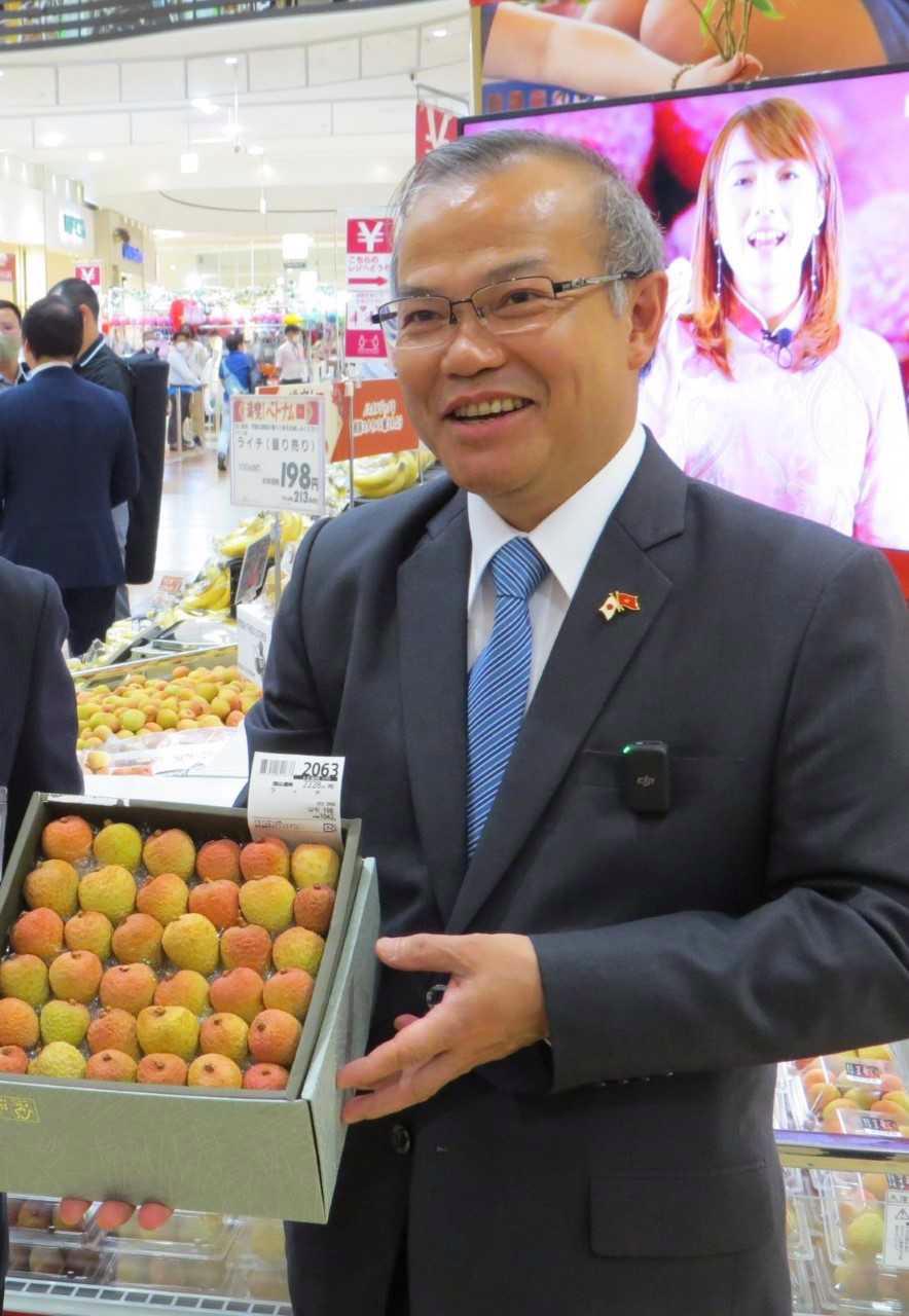 Đại sứ Việt Nam tại Nhật Bản tại Tuần lễ.