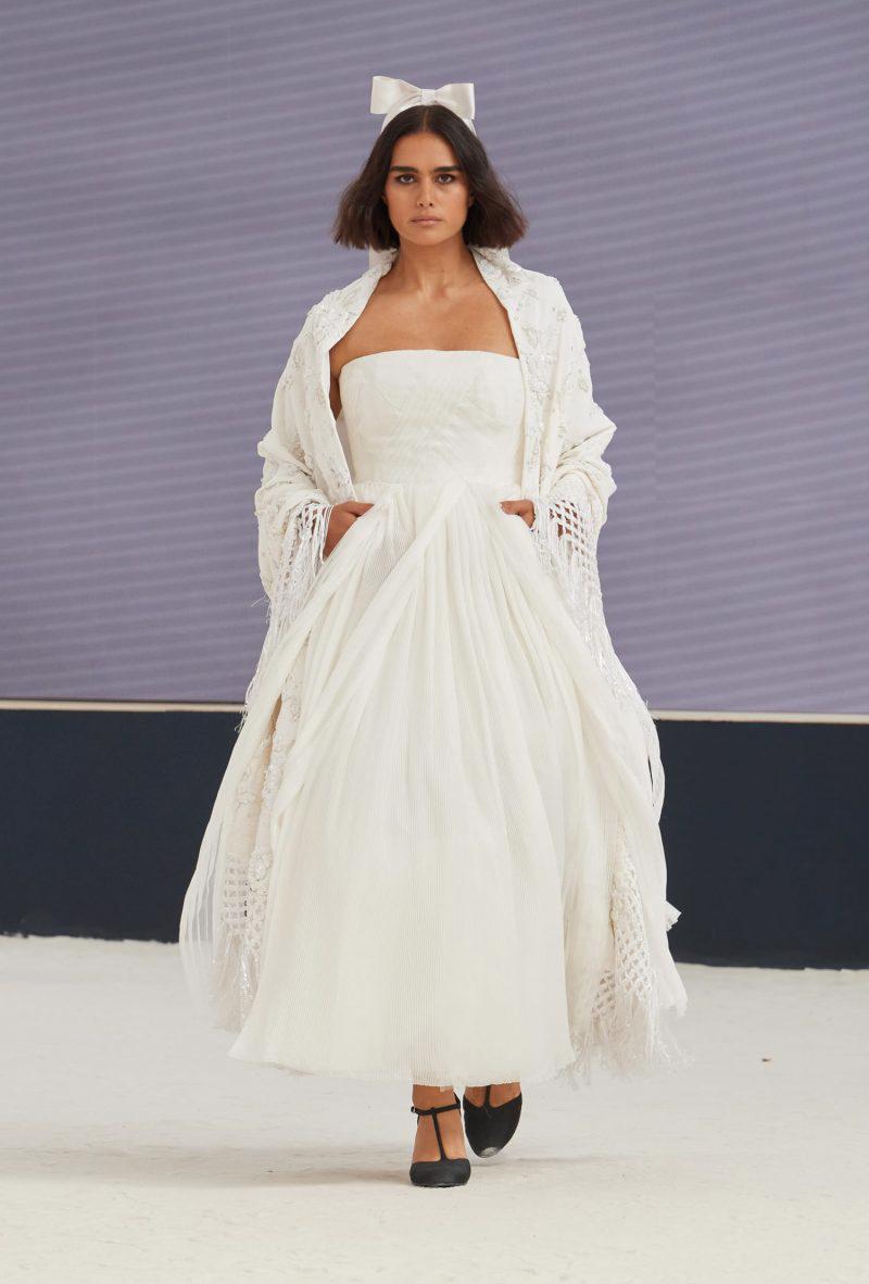 BST Haute Couture Chanel Thu - Đông 2023: Phong cách nữ quyền mạnh mẽ - Ảnh 18