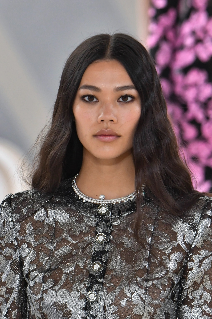 BST Haute Couture Chanel Thu - Đông 2023: Phong cách nữ quyền mạnh mẽ - Ảnh 24
