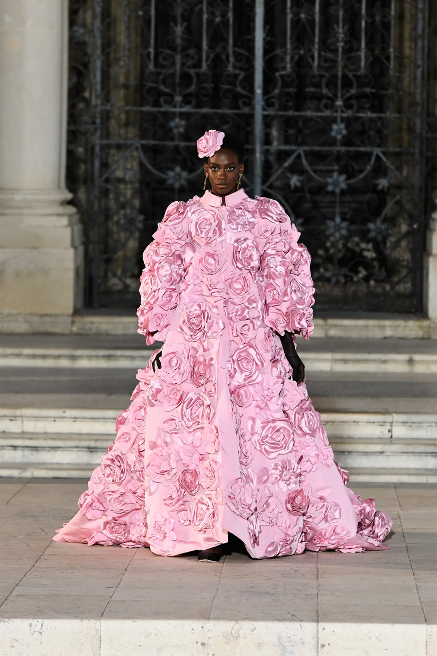 Show diễn Alta Moda của Dolce & Gabbana 2022: kỷ niệm 10 năm huy hoàng - Ảnh 7