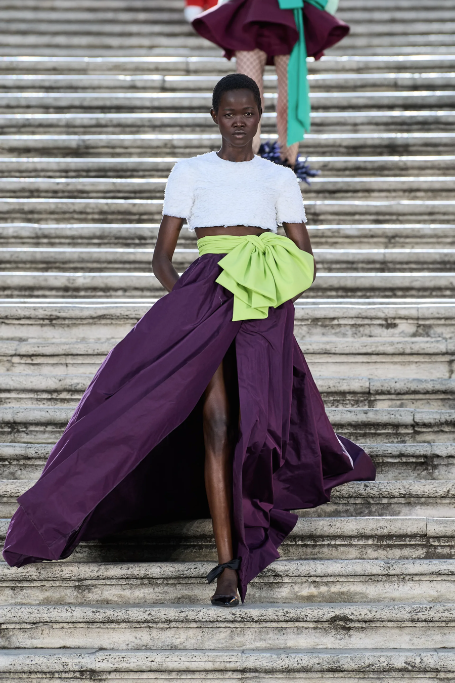 Valentino Haute Couture 2022: BST khiến Dior phải làm đơn khiếu nại - Ảnh 3