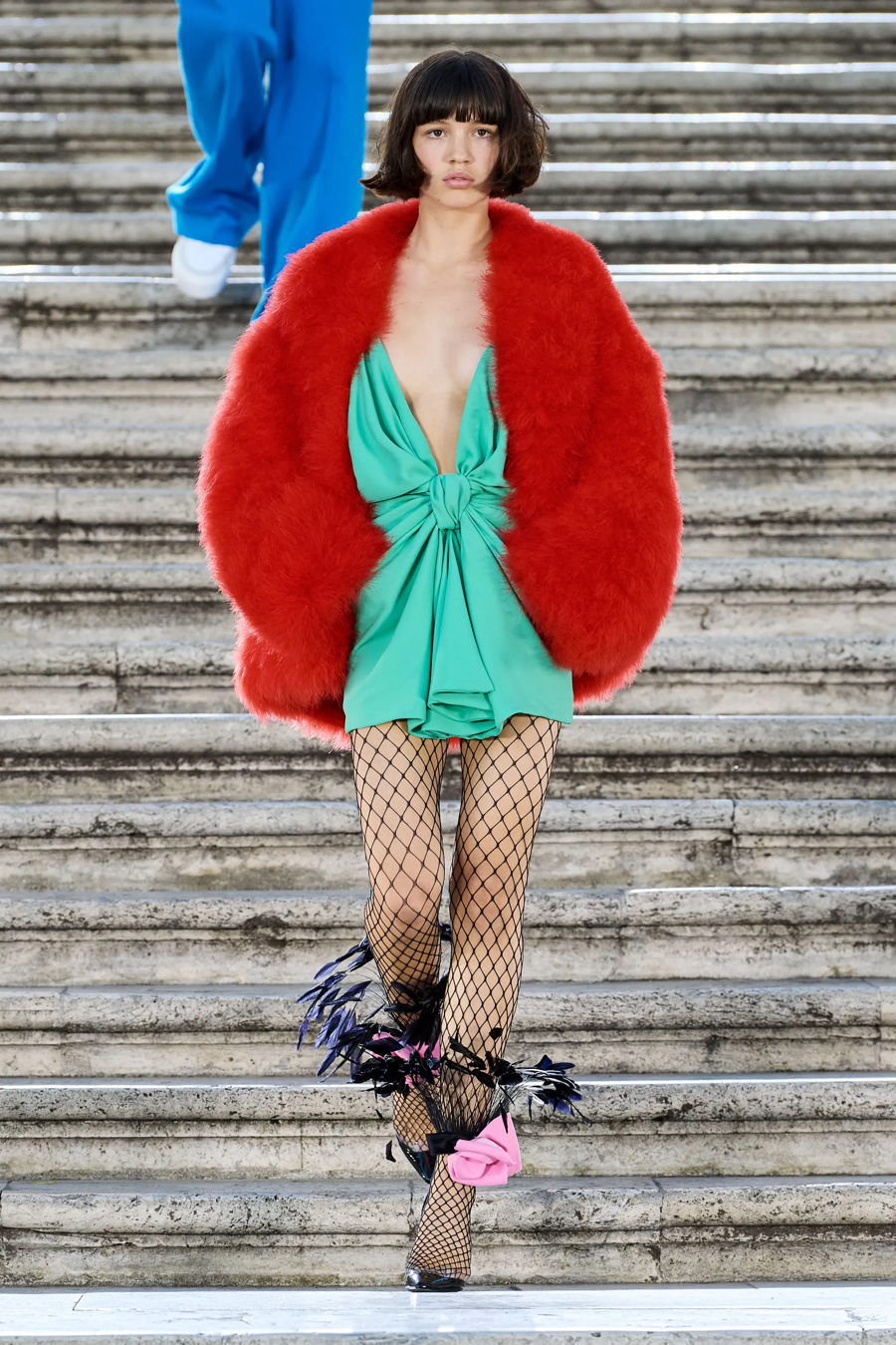 Valentino Haute Couture 2022: BST khiến Dior phải làm đơn khiếu nại - Ảnh 5
