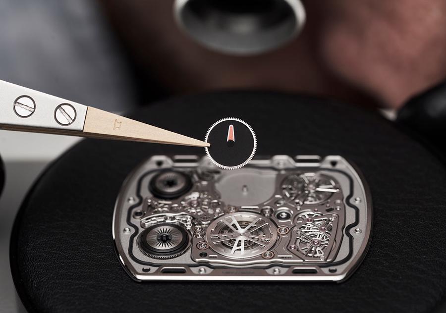 Đồng hồ siêu phẳng RM Up-01 Ferrari cần hơn 6.000 giờ phát triển - Ảnh 13