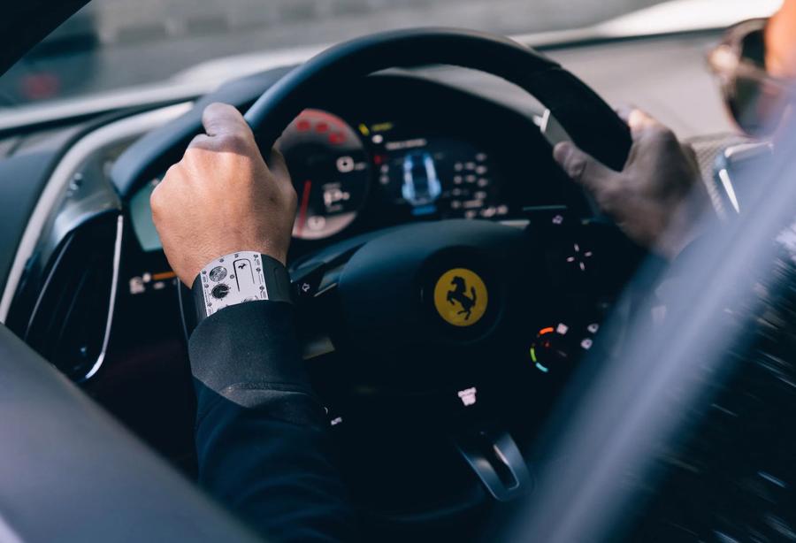 Đồng hồ siêu phẳng RM Up-01 Ferrari cần hơn 6.000 giờ phát triển - Ảnh 18