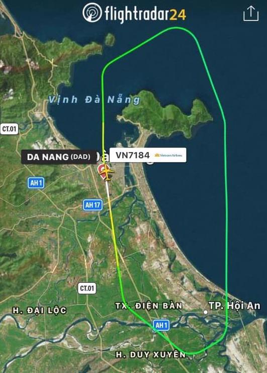 M&aacute;y bay Vietnam Airlines số hiệu VN7184 vừa cất c&aacute;nh đ&atilde; phải đ&aacute;p khẩn cấp xuống s&acirc;n bay Đ&agrave; Nẵng trưa ng&agrave;y 27/7. Ảnh:&nbsp;Flightradar.