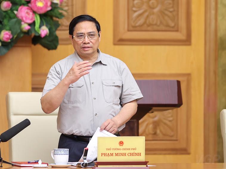 Thủ tướng Phạm Minh Ch&iacute;nh n&ecirc;u định hướng giải quyết một số vấn đề. Ảnh: VGP.