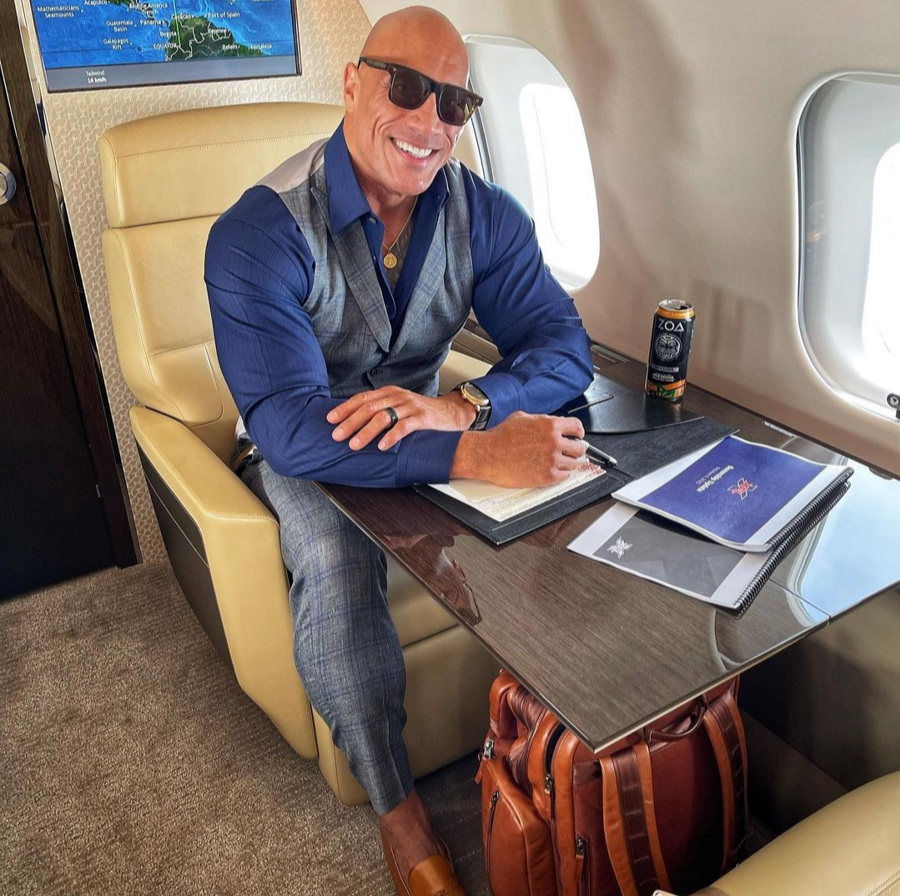 Learn about Dwayne Johnson's $65 million "flying mansion" - Photo 7