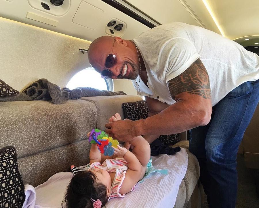 Learn about Dwayne Johnson's $65 million "flying mansion" - Photo 6