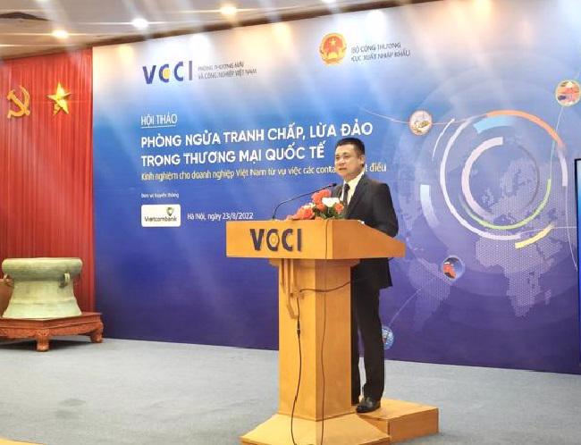 &Ocirc;ng Bạch Kh&aacute;nh Nhựt, Ph&oacute; Chủ tịch thường trực Hiệp hội điều Việt Nam chia sẻ tại hội thảo.