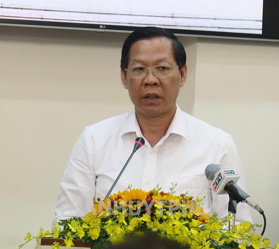 Chủ tịch UBND TPHCM Phan Văn M&atilde;i ph&aacute;t biểu tại phi&ecirc;n giải tr&igrave;nh
