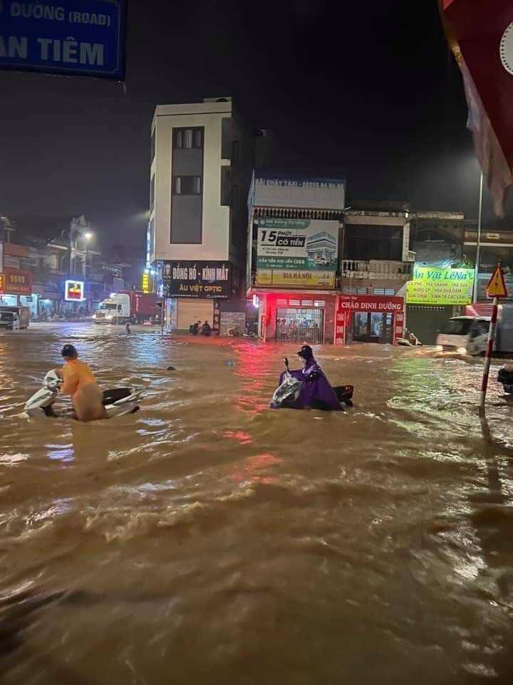 B&atilde;o Ma-on g&acirc;u mưa ngập tr&ecirc;n diện rộng tại một số đ&ocirc; thị của tỉnh Quảng Ninh&nbsp;